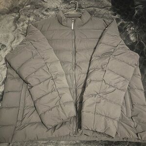 Puffer brand new only worn twice size 2xl 60$ or offer